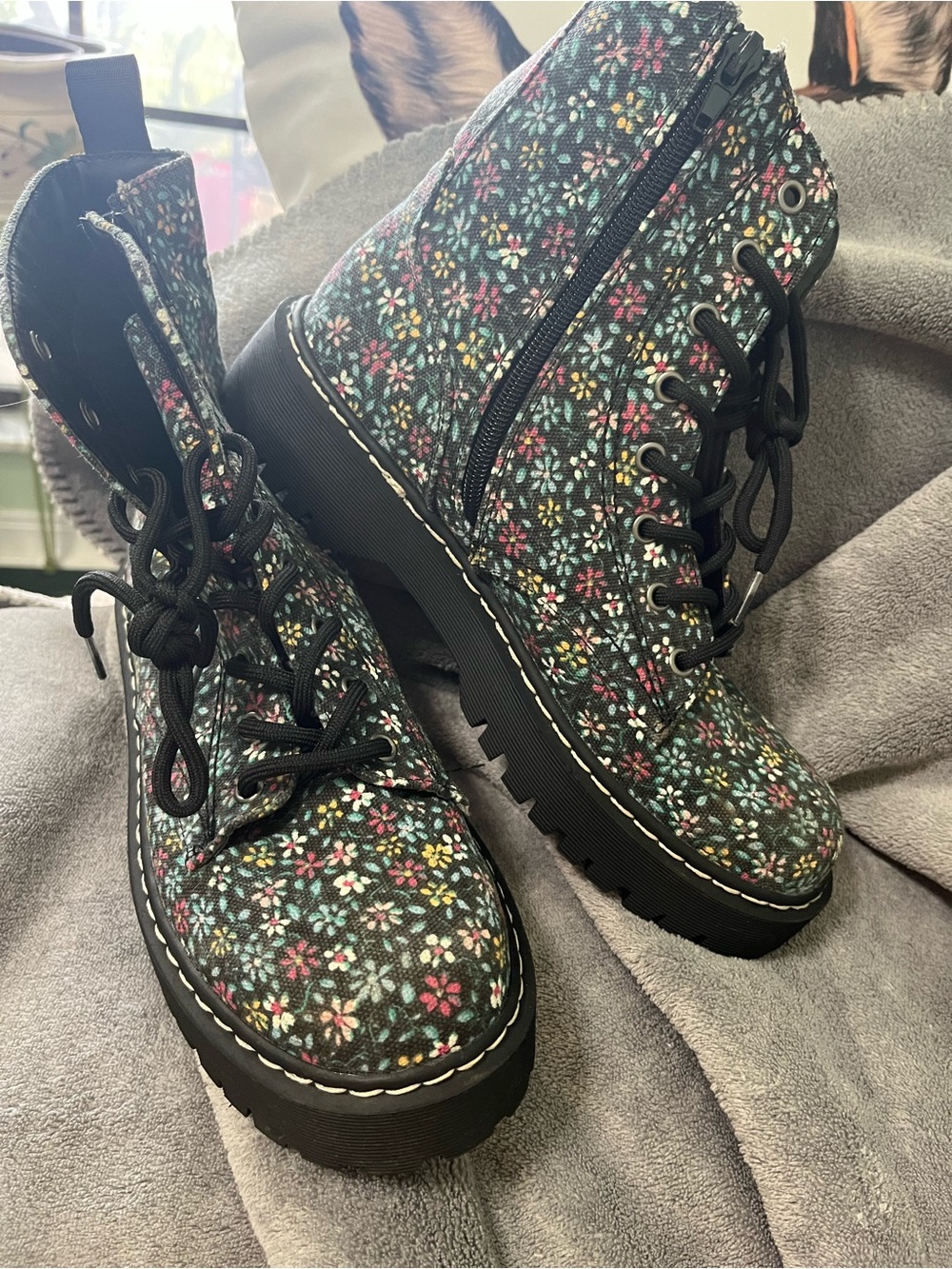 Sincerly Jules Black Floral Lace-Up Combat Boots Size 7.5 M - Picture 4 of 14